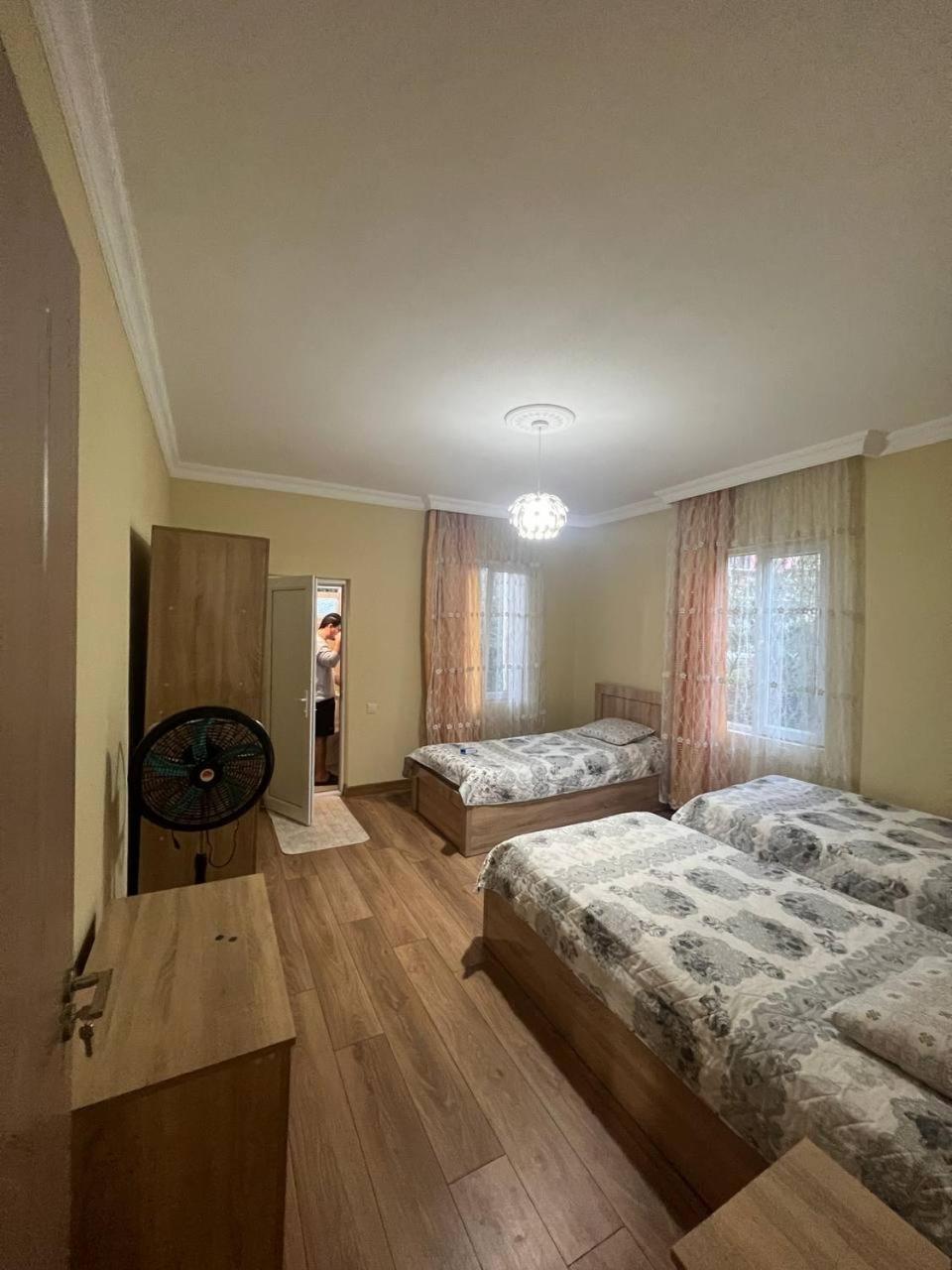 Los-Polos Hermanos Batumi Exterior foto